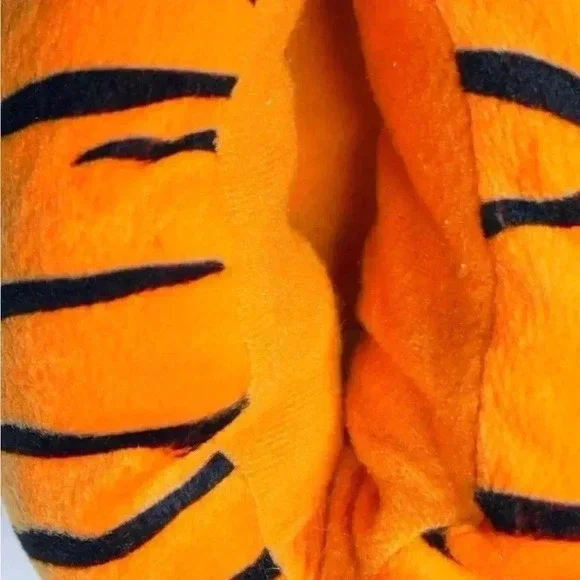 Disney Winnie The Pooh Tigger Plush Slippers Size Small (5-6)  Preowned - Picture 9 of 10